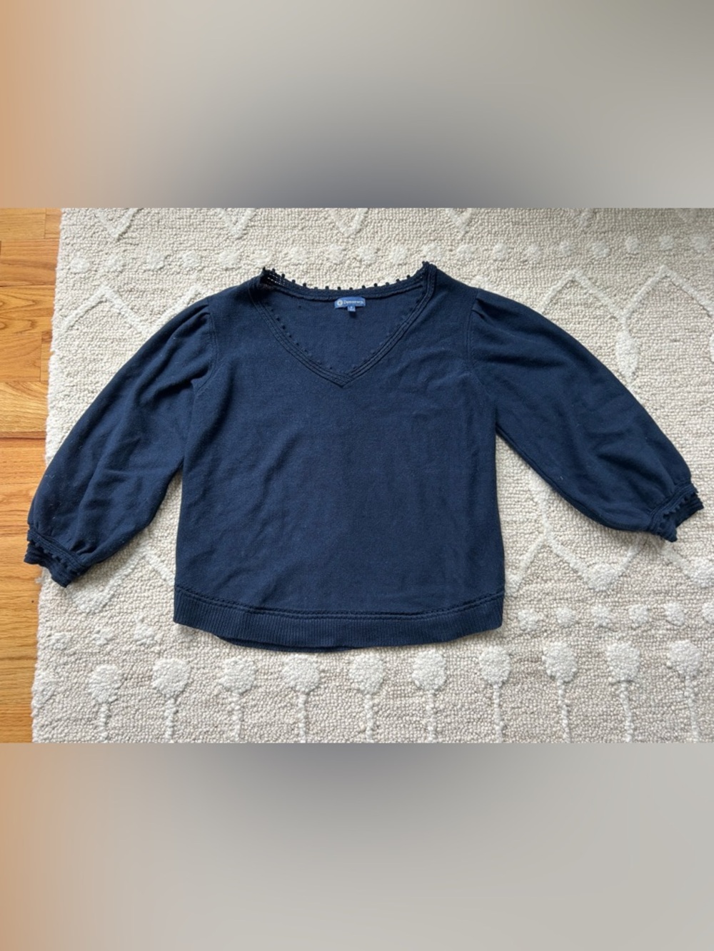 Democracy woman’s v-neck sweater